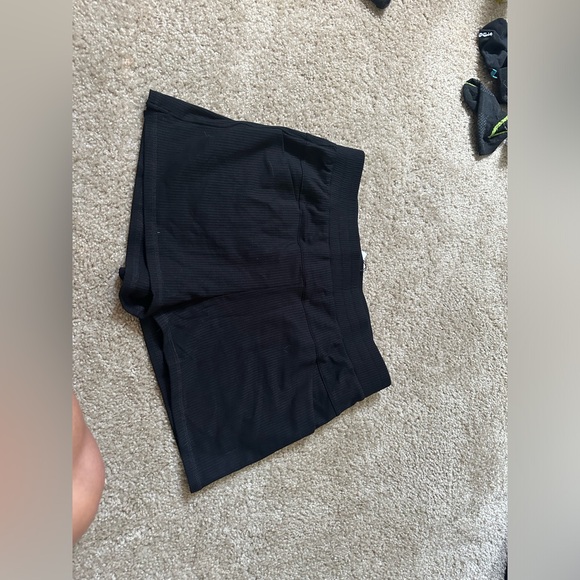 ALALA | Pile Ribbed High Rise Shorts in Black, size L (8) - Picture 8 of 8